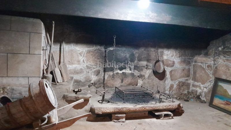 Foto 5eb5d0b3-b364-4a05-9b7b-71c623182eb9. Casa amb xemeneia calefacció aparcament a Covelo (O)