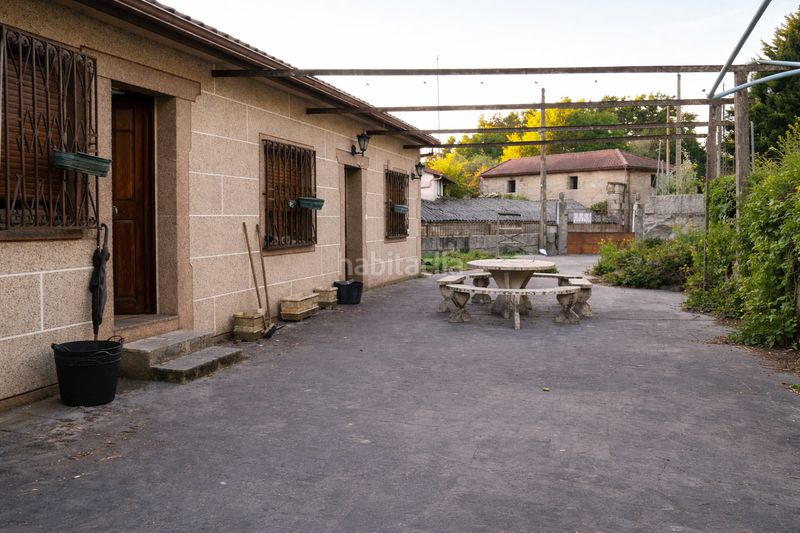 Foto 60fdd0d0-7e93-4a20-a63b-d7a743ec2f0c. Casa amb xemeneia calefacció aparcament a Covelo (O)