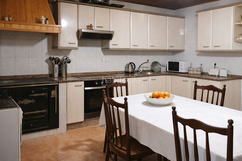 Foto 7f304ef3-e25b-4427-9851-ac683567b54b. Casa amb xemeneia calefacció aparcament a Covelo (O)