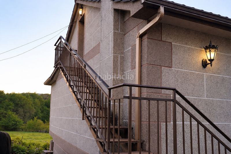 Foto 822d6ce7-9aca-4857-b51e-3104f9df0ce7. Casa amb xemeneia calefacció aparcament a Covelo (O)