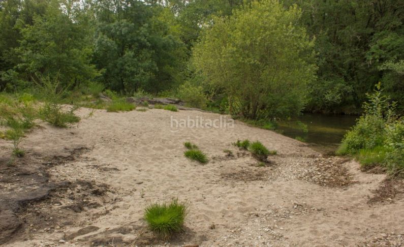 Foto a2ea5b9c-2c34-44d2-8dfb-2ba773e179f3. Casa amb xemeneia calefacció aparcament a Covelo (O)