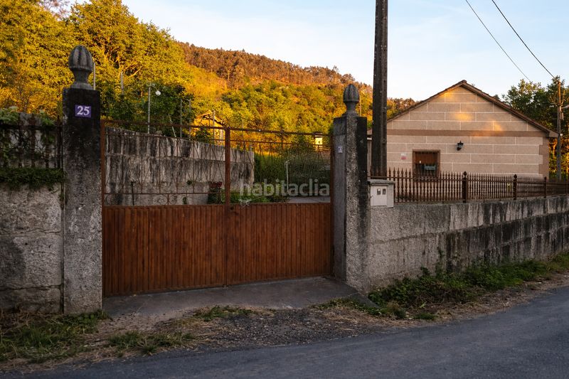 Foto b18c9440-2ad6-4859-bcc8-edc1ce6deb7a. Casa amb xemeneia calefacció aparcament a Covelo (O)