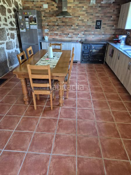 Foto 2b81affa-81e2-4151-9e91-c435050142ad. Xalet amb xemeneia calefacció piscina a Ponteareas