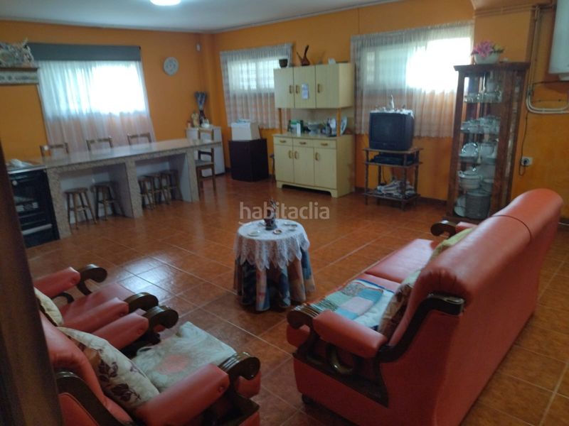 Foto adbd9929-0192-4085-8ad0-a0946714aff9. Xalet amb xemeneia calefacció piscina a Ponteareas