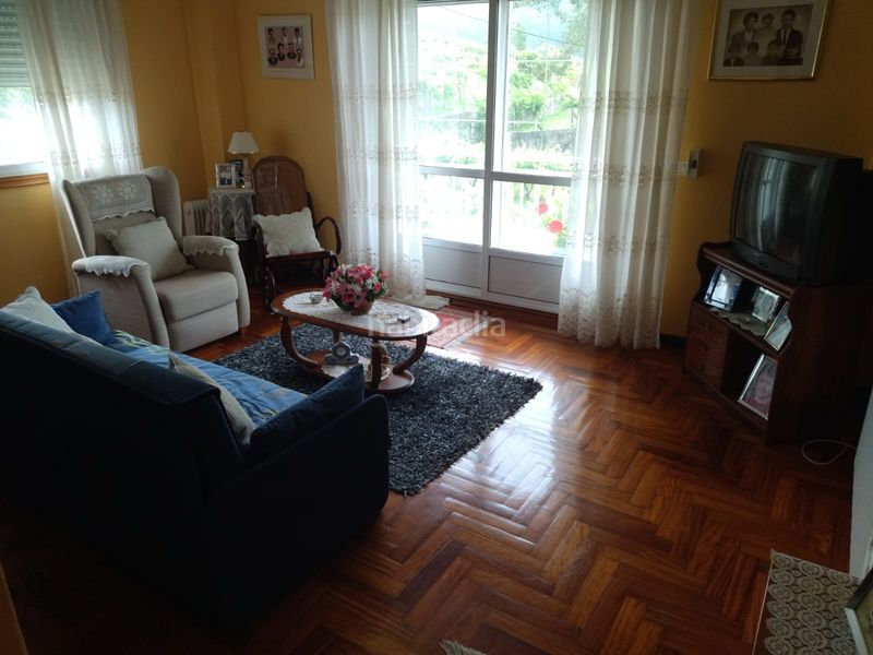 Foto e89b6bb9-e889-42c9-af5d-a86476adb465. Xalet amb xemeneia calefacció piscina a Ponteareas