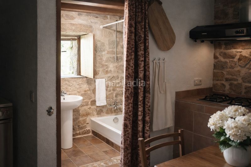 Foto 70c52d5c-855b-4b70-8ad7-d9aecb79e7cf. Casa amb aparcament a Cañiza (A)