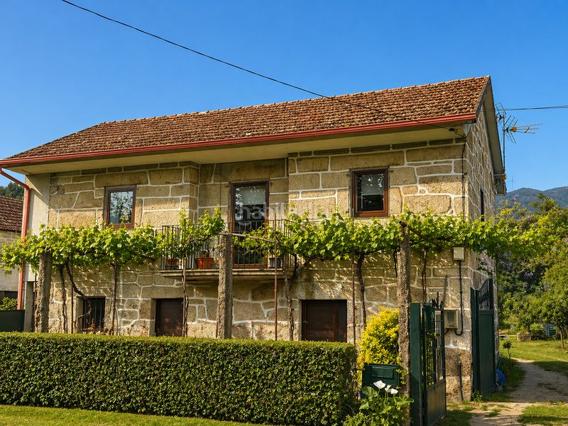 Foto 54036426-b5af-40f4-8c39-4cd981c9bcb5. Xalet amb calefacció aparcament a Arbo