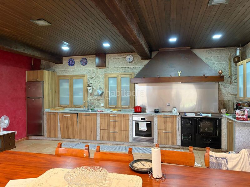 Foto 199baf89-51be-4bfd-a13e-e0e3e426a468. Casa amb xemeneia calefacció aparcament a Arbo