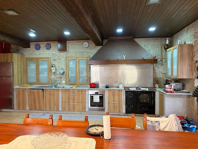 Foto 55bcb3da-e127-43aa-9724-4f389cb9e075. Casa amb xemeneia calefacció aparcament a Arbo