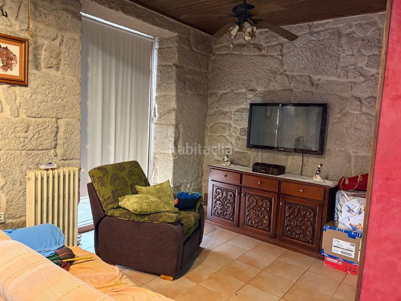 Foto 6eef4bae-290f-41e1-a7d2-5e331bf502ed. Casa amb xemeneia calefacció aparcament a Arbo