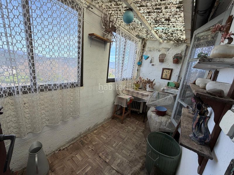 Foto e7e816ff-b898-4872-89a3-8aa6f51555c1. Casa adossada amb aparcament a Pobra de Trives (A)