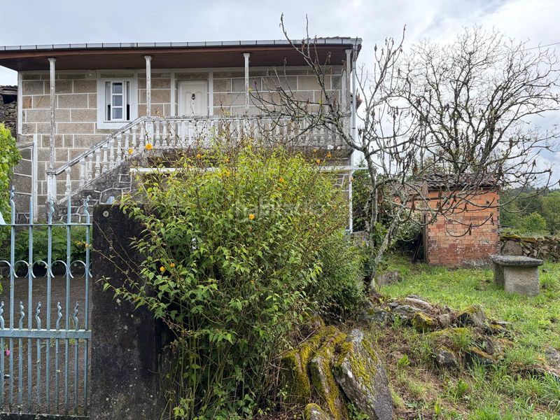 Foto a32eda74-3f67-487f-8d24-61af3c03da57. Casa adossada amb aparcament a Vilamarín