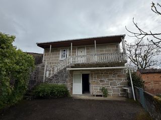 Semi detached house in Vilamarín. Oportunidad con poca actualización