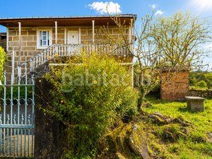 Foto f5bc702c-2372-4ff1-b4e6-2c64ef6fb020. Casa adossada amb aparcament a Vilamarín