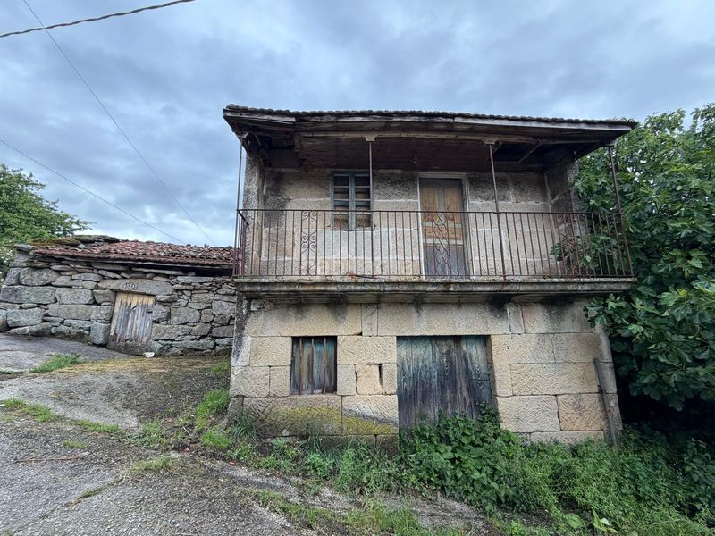 Foto b7e5b8a9-5617-4e97-83ea-331e5d658e12. Casa aparellada a Maside