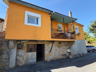 Casa pareada en Cartelle. Casa rústica con encanto en galicia preciosa y colorida – ¡por s