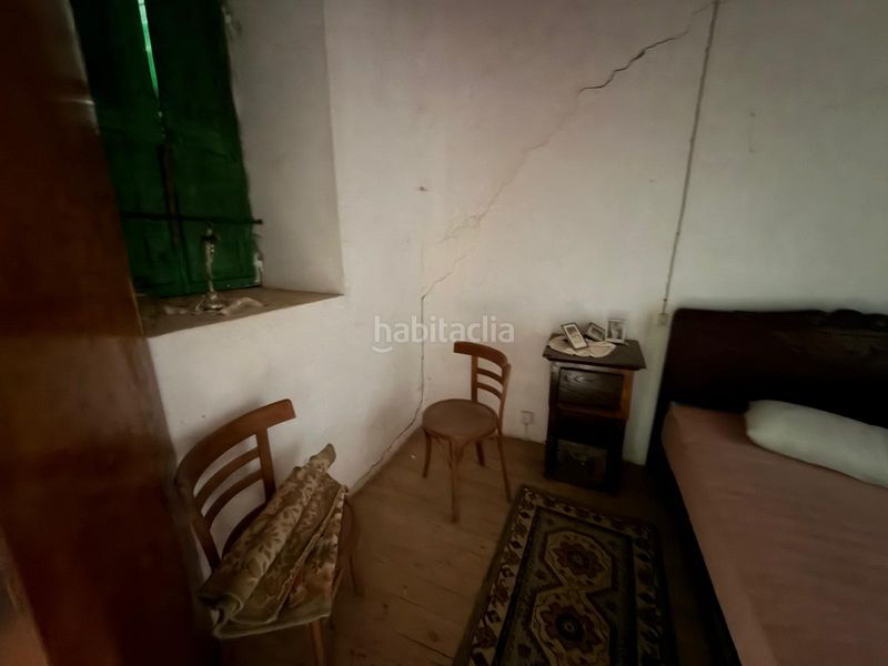 Foto 2022271e-bb20-4b29-a5ad-a870fc9a3d3e. Casa aparellada amb xemeneia a Cartelle