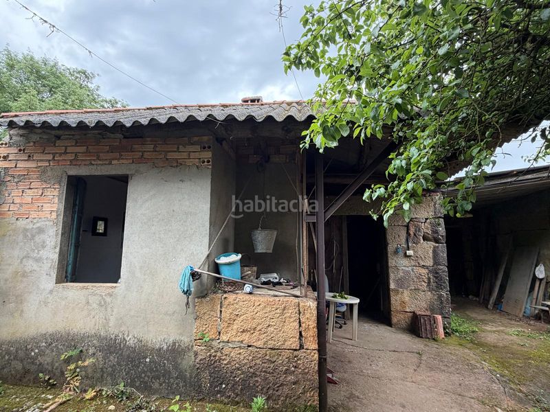 Foto 61994a0a-695e-4ebd-a980-e1102913bbf4. Casa aparellada amb xemeneia a Cartelle