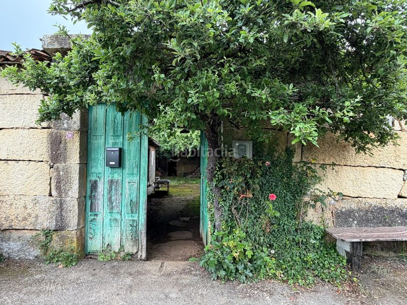 Foto d567db27-4b4e-4864-a797-64b66a3b25ad. Casa aparellada amb xemeneia a Cartelle