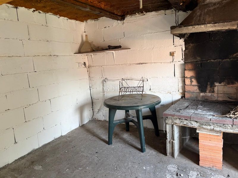 Foto 96b540c2-e764-4a86-8367-ab1df4c21238. Casa aparellada amb calefacció aparcament a Boiro