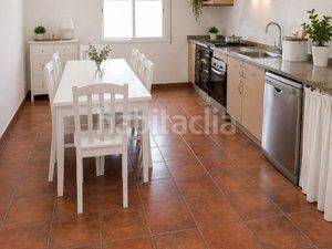 Foto 390bce6a-363c-46aa-bd65-8a1caad2839d. Casa aparellada amb calefacció aparcament a Ponteareas
