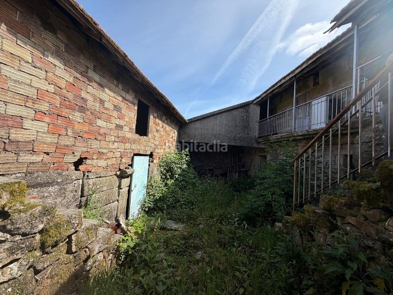 Foto 95f0057b-df80-4057-882a-5dbc44e64e7d. Casa amb aparcament a Covelo (O)