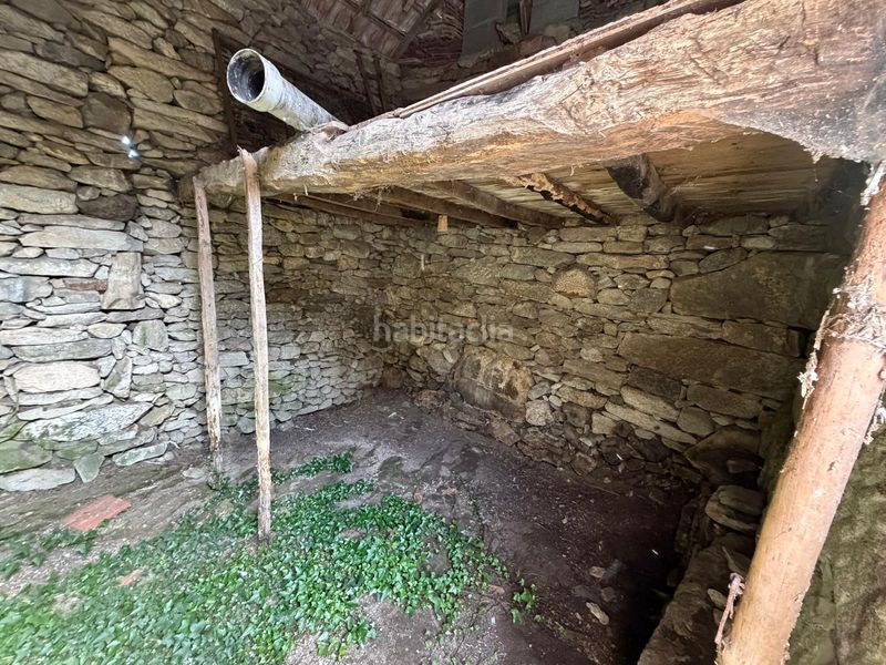 Foto b43ba903-6fa0-46d0-b339-44dcee068a72. Casa amb aparcament a Covelo (O)