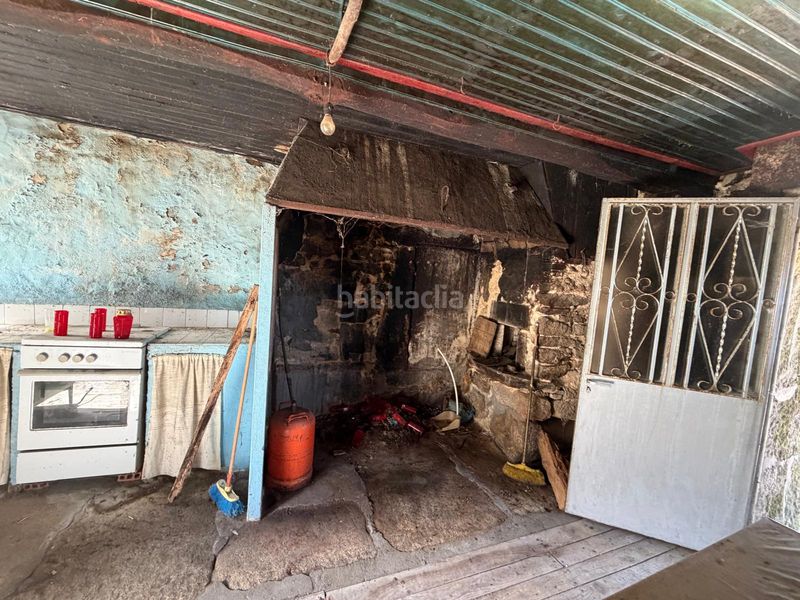 Foto e98dadb1-30f7-49d1-a83a-c91020df2aa4. Casa amb aparcament a Covelo (O)
