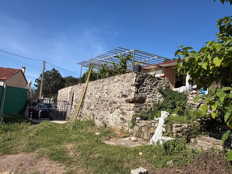 Foto 241e647a-1735-4601-9935-3565722c7400. Casa aparellada amb calefacció aparcament a Mondariz