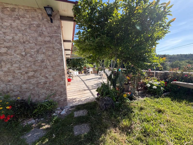 Foto f7aba76c-b387-4329-94ee-5f5819be7090. Casa aparellada amb calefacció aparcament a Mondariz