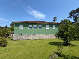 Xalet  Rúa do miño 86. Alma gallega con 246 m² construidos y finca de 5.162 m² en salva