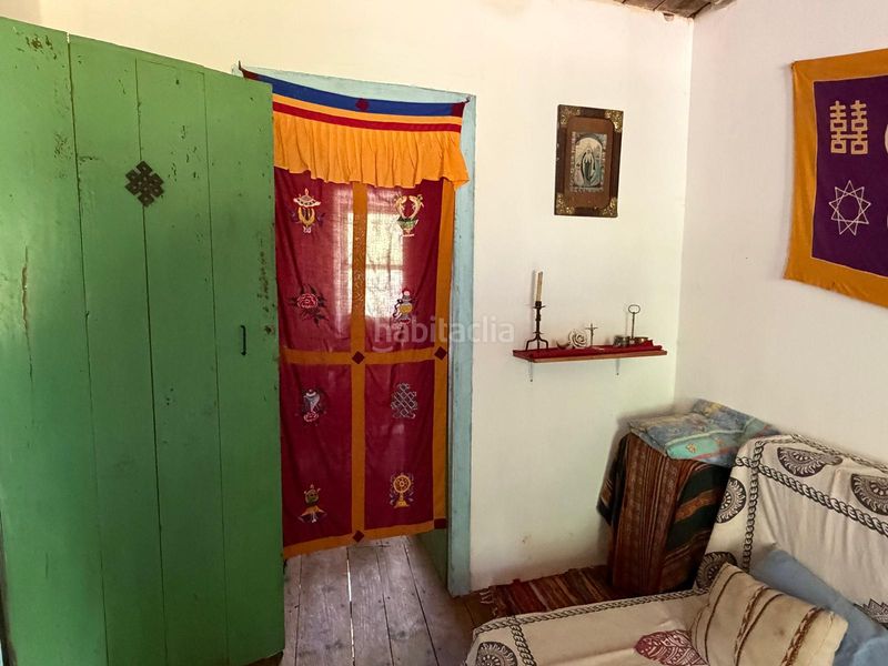 Foto a53b1c56-f1a1-4325-85da-d2a240aa1270. Masia amb xemeneia a Gomesende