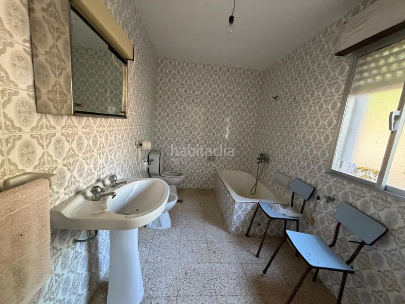 Foto ab29c718-9378-428d-884a-186b5cdfa452. Casa aparellada a Marín