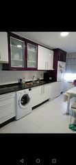 Pis en Nogueira de Ramu�n. Piso de 3 habitaciones con garaje y bodega en lu�ntra � nogueira