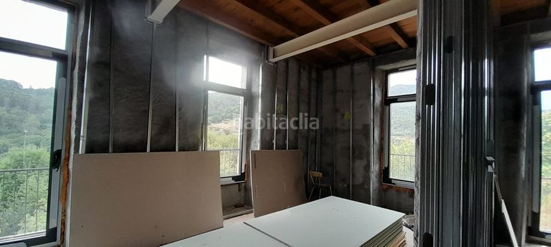Foto e3c94572-9864-45f5-be59-706f54e3750f. Masia amb aparcament a Covelo (O)