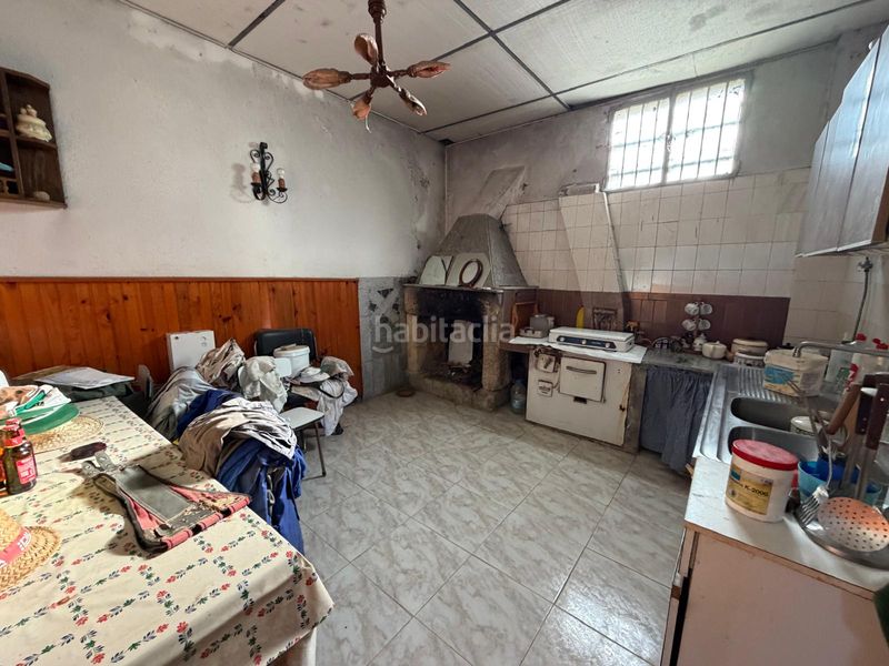 Foto 0d25d4ff-a965-43fa-9195-d8c09d4cb5f2. Casa aparellada amb calefacció a Castro Caldelas