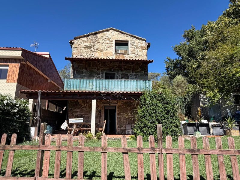Foto ac385f89-9411-4dde-99f3-48b6a3d468ec. Casa amb calefacció piscina a Cañiza (A)
