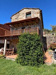 House  Lugar. Casa de piedra con 4 habitaciones, jardín, porche y piscina