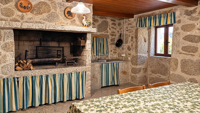 Foto 35a75f69-e422-4668-ab34-f1595b6922eb. Chalet with fireplace heating parking in Salvaterra de Miño