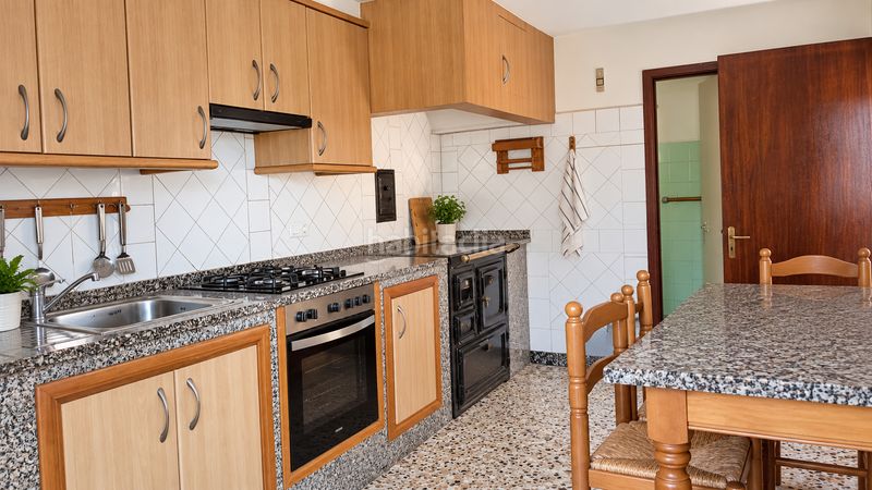 Foto ac6a3e46-06a3-4005-847d-754576634559. Chalet with fireplace heating parking in Salvaterra de Miño