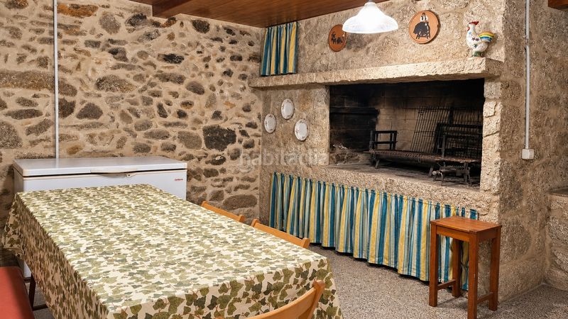 Foto f690c46c-823e-4f07-9a95-9fa75974f250. Chalet with fireplace heating parking in Salvaterra de Miño