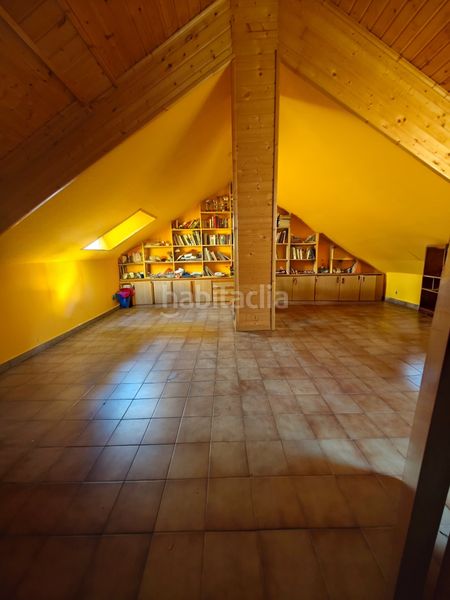 Foto 2a79abb8-cb80-46ca-aba4-b547a61b26c5. Casa adossada amb xemeneia calefacció aparcament piscina a Toledo