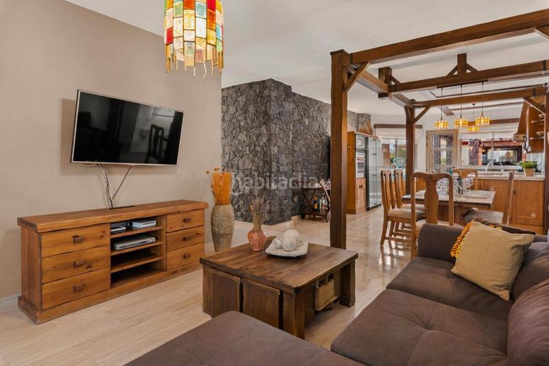 Foto 60635bb6-87be-4bd0-befb-43ae74ccdee2. Maison avec cheminée parking piscine dans Playa Fañabé Alto Adeje