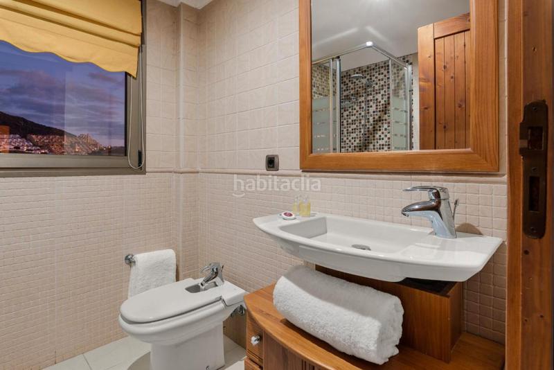 Foto 6ab5c100-9677-4e24-909a-86bcc5ea6c30. Maison avec cheminée parking piscine dans Playa Fañabé Alto Adeje