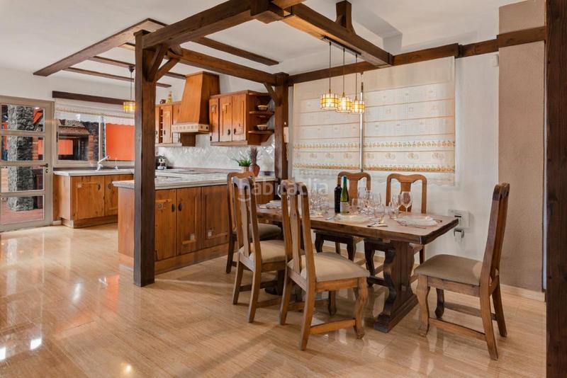 Foto a55bc21e-a3da-4b58-90d5-1ed25f687644. Maison avec cheminée parking piscine dans Playa Fañabé Alto Adeje