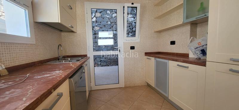 Foto 6c7db486-26df-4ba6-91be-f3fff57d9946. Casa aparellada a calle noruega 4 a San Eugenio Alto Adeje