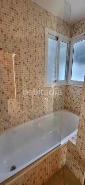 Foto 17ccd1dc-11da-4799-99b2-dbf2db30d455. Casa pareada en calle noruega 4 en San Eugenio Alto Adeje