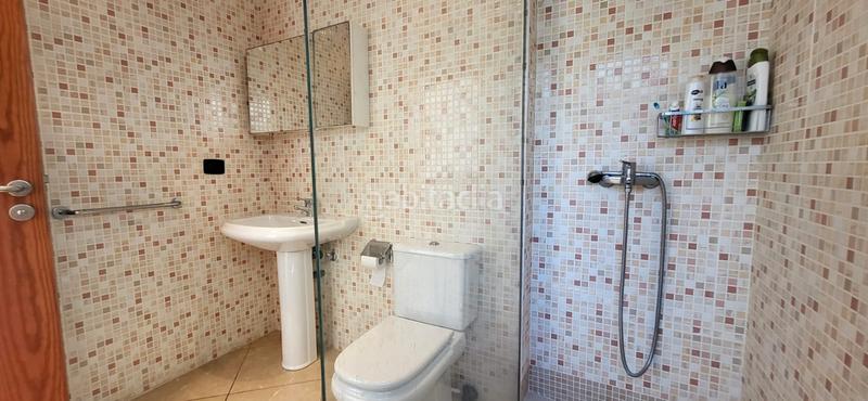 Foto 1fd9e724-e675-413a-9eee-5eb6abae24c3. Casa pareada en calle noruega 4 en San Eugenio Alto Adeje