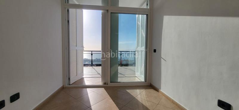 Foto f16ec2df-82b0-42f4-ad3d-3947a9c465b7. Casa pareada en calle noruega 4 en San Eugenio Alto Adeje