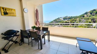 Apartamento en Altea la Vella. Luminoso apartamento con vistas panorámicas al mar y a la montañ